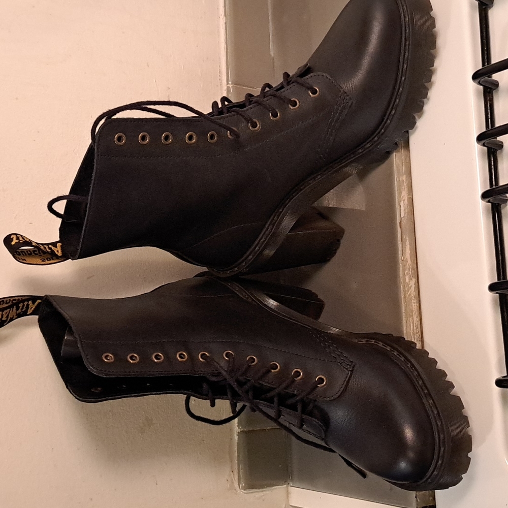 Women's boots